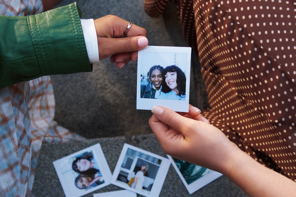 instax SQUARE 2™
